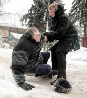 ОСТОРОЖНО — ГОЛОЛЕД! (Врач поясняет, предупреждает, советует...)