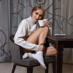 ПОЧЕМУ МЕРЗНУТ НОГИ (Врач поясняет, предупреждает, советует…)