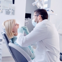 ВРАЧЕБНЫЕ РЕКОМЕНДАЦИИ ПОСЛЕ УДАЛЕНИЯ ЗУБА (Врач поясняет, предупреждает, советует…)