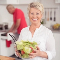 СЕКРЕТЫ ЗДОРОВЬЯ И БОДРОСТИ В ПОЖИЛОМ ВОЗРАСТЕ (Не спешите стареть)