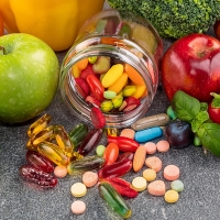 ЧЕМ ВИТАМИННЫЕ КОМПЛЕКСЫ ОТЛИЧАЮТСЯ ОТ БИОЛОГИЧЕСКИ АКТИВНЫХ ДОБАВОК (БАДОВ) И КОГДА ИХ ЛУЧШЕ ВСЕГО ПРИНИМАТЬ? (Вы спрашиваете, мы отвечаем)